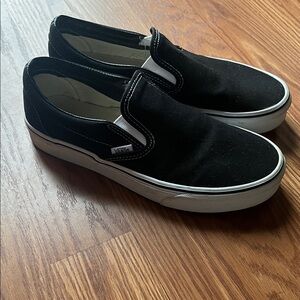 Vans Men's Classic Black Slip-On Sneakers M7.5/W9